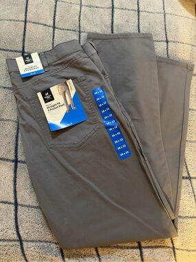 Men's Straight-Fit 5-Pocket Chinos in Gray